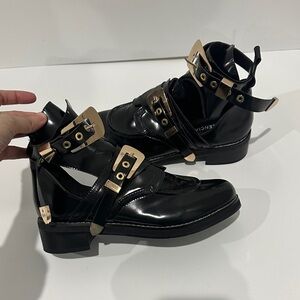 BLACK ANKLE BUCKLE SHOES WITH GOLD HARDWARE